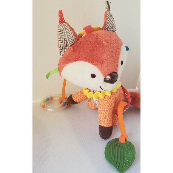 Skip Hop Bandana Buddies Activity Animal Fox Teething Rattle Baby Toy Clip N Go - Picture 2 of 7